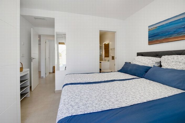 Image No.19-2 Bed Apartment for sale