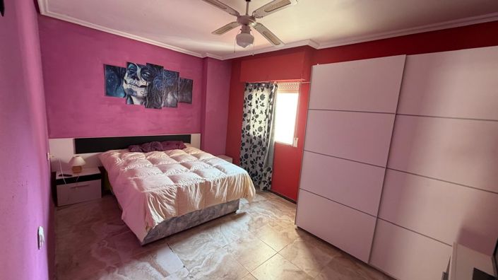 Image No.10-2 Bed House for sale