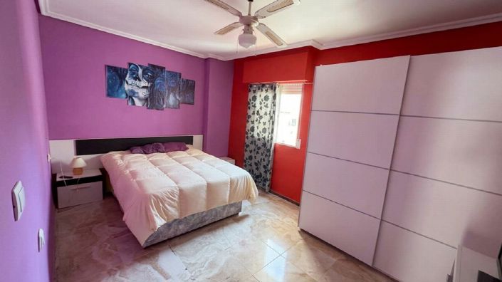 Image No.10-2 Bed Property for sale