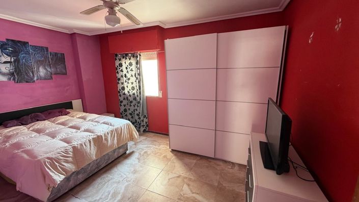 Image No.12-2 Bed House for sale