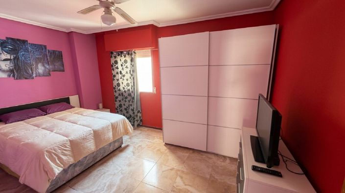 Image No.12-2 Bed Property for sale