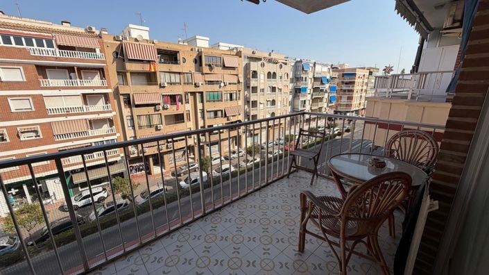 Image No.18-2 Bed House for sale