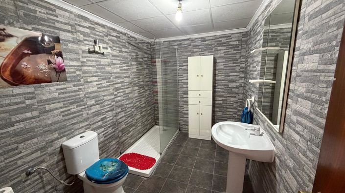 Image No.24-2 Bed House for sale