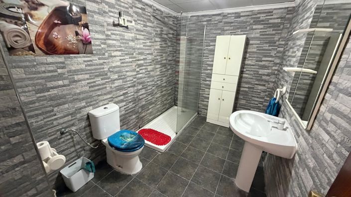 Image No.25-2 Bed House for sale
