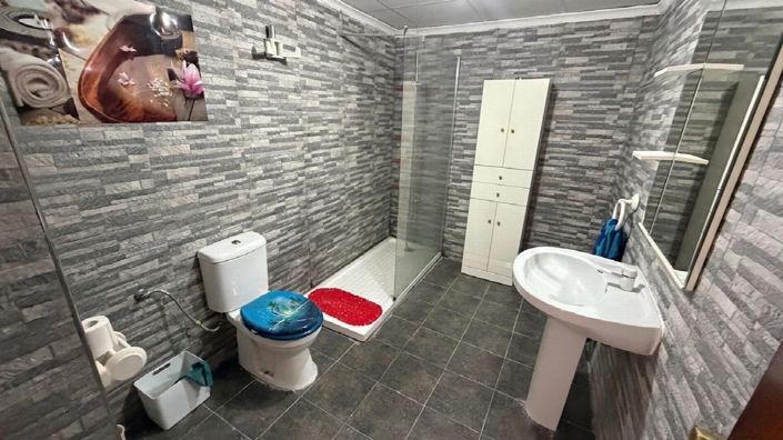 Image No.25-2 Bed Property for sale