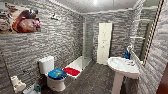 Image No.26-2 Bed Property for sale