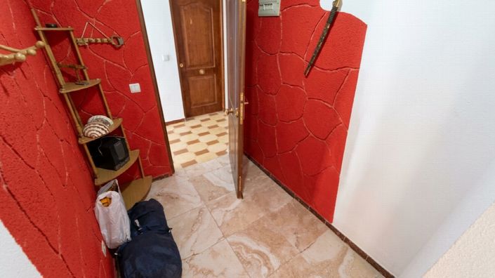 Image No.28-2 Bed Property for sale