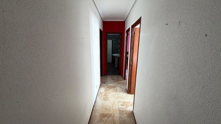 Image No.32-2 Bed House for sale