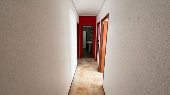 Image No.32-2 Bed Property for sale