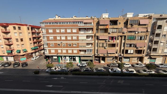 Image No.40-2 Bed House for sale