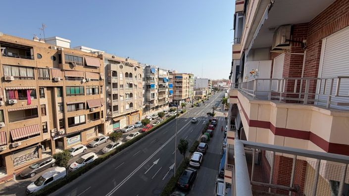 Image No.42-2 Bed House for sale