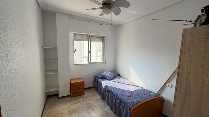 Image No.6-2 Bed House for sale