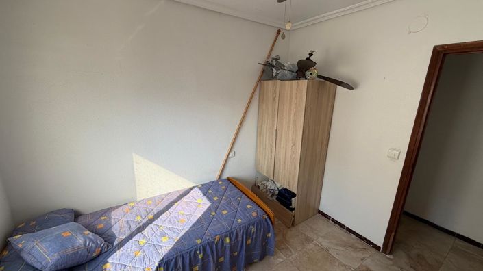 Image No.8-2 Bed House for sale