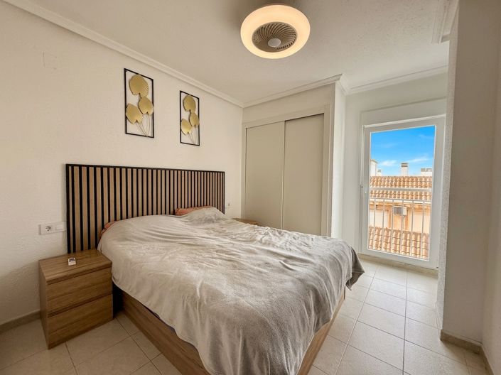 Image No.13-2 Bed House for sale