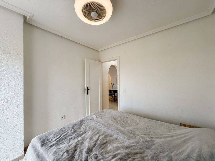 Image No.15-2 Bed House for sale
