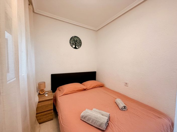 Image No.16-2 Bed House for sale