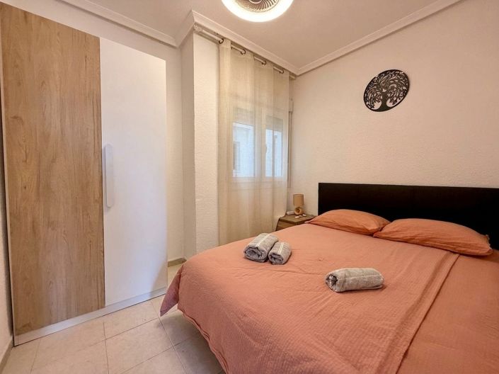 Image No.17-2 Bed House for sale