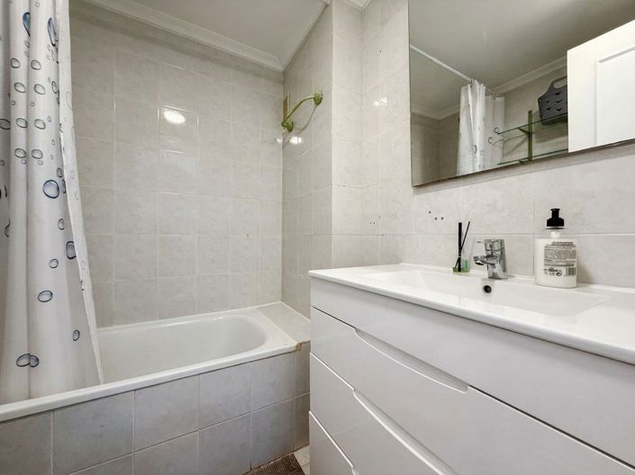 Image No.22-2 Bed House for sale