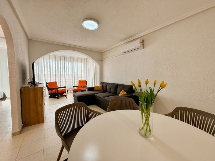 Image No.8-2 Bed House for sale