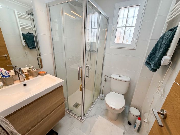 Image No.44-3 Bed Bungalow for sale
