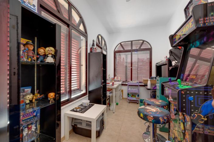 Image No.17-3 Bed Villa for sale