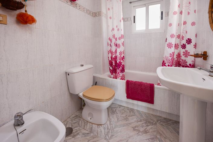 Image No.20-2 Bed Apartment for sale