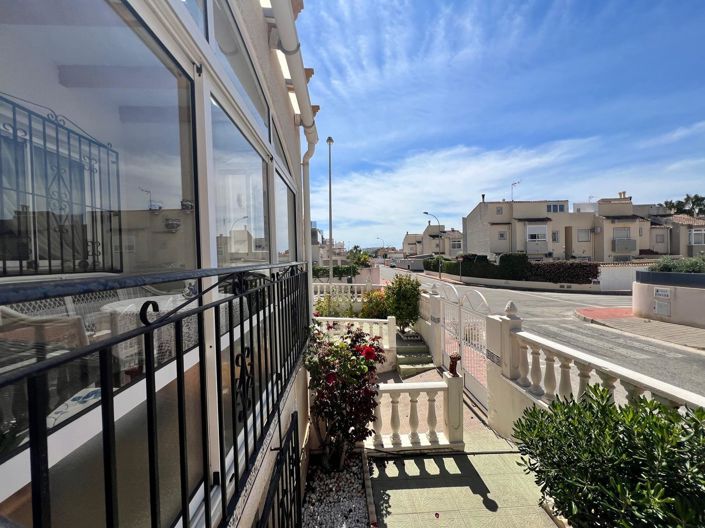 Image No.2-Quad de 3 chambres à vendre à Torrevieja