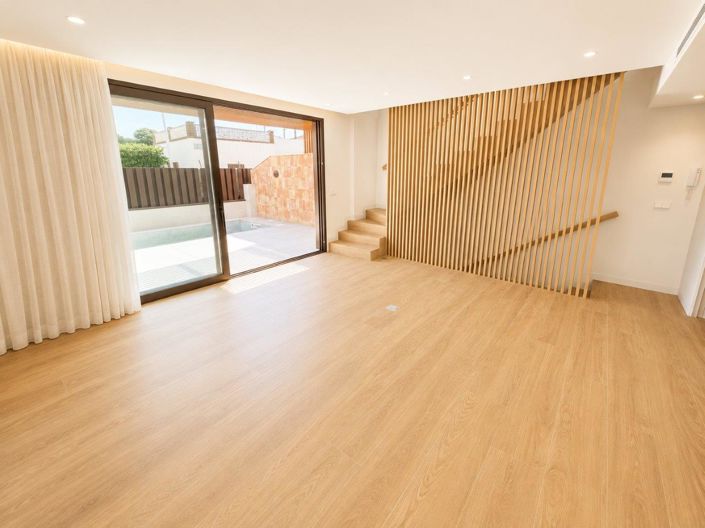 Image No.6-3 Bed Villa for sale