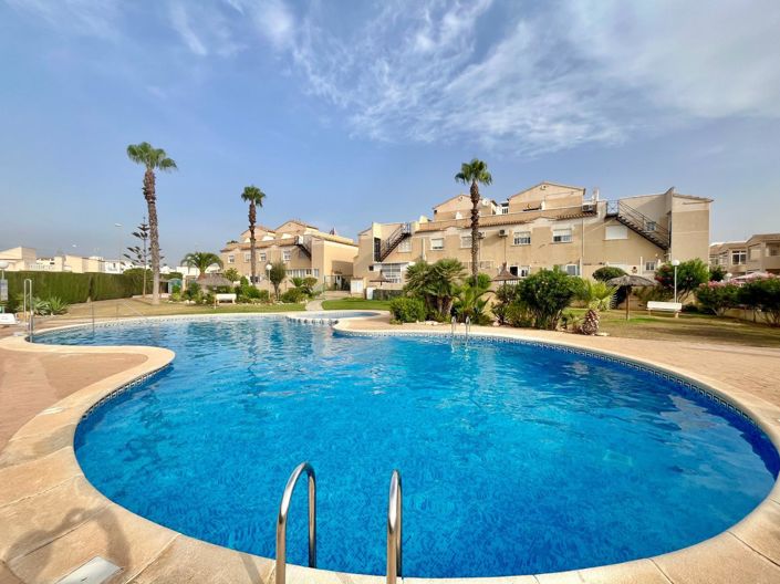 Image No.2-Bungalow de 2 chambres à vendre à Orihuela Costa