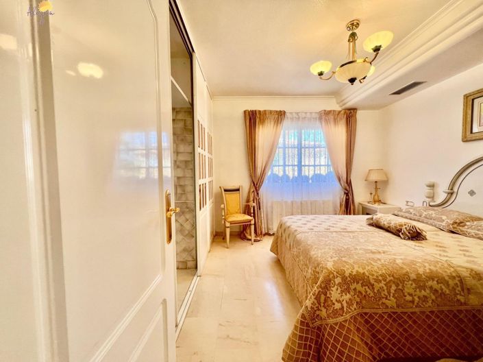 Image No.43-3 Bed Villa for sale