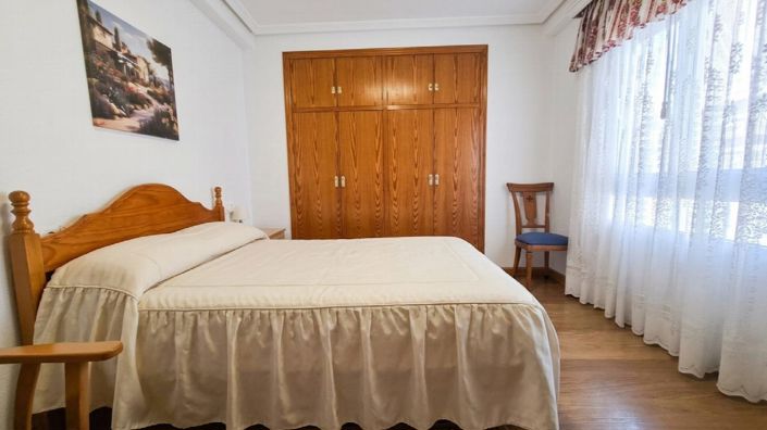 Image No.2-3 Bed House for sale