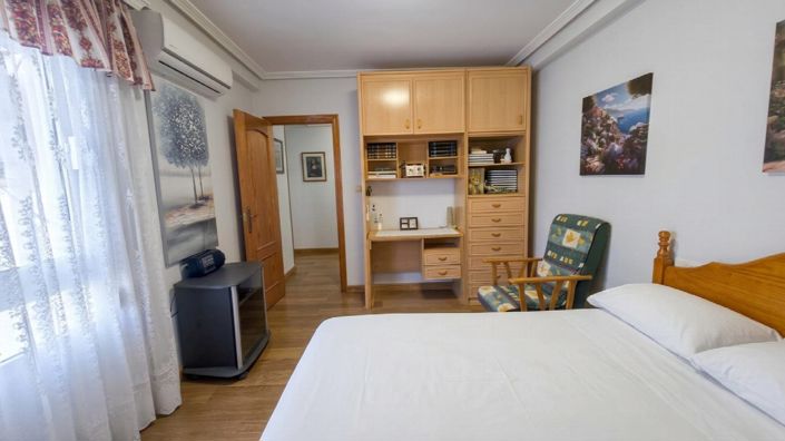 Image No.4-3 Bed House for sale