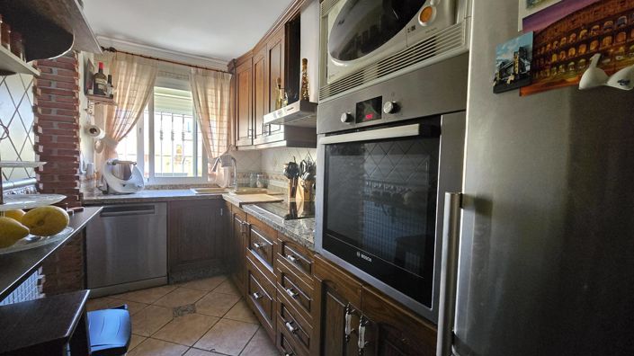 Image No.13-3 Bed House for sale