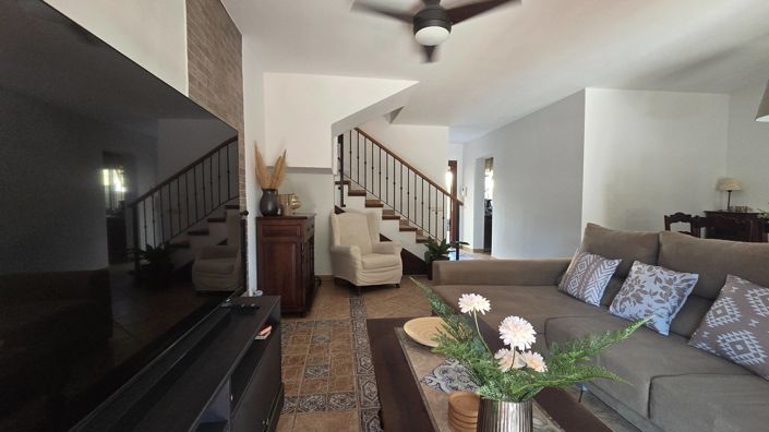 Image No.18-3 Bed House for sale