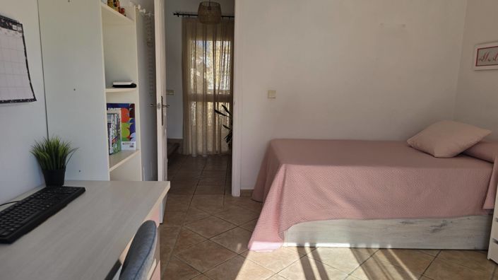 Image No.27-3 Bed House for sale