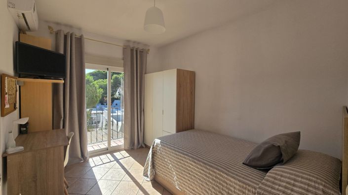 Image No.28-3 Bed House for sale