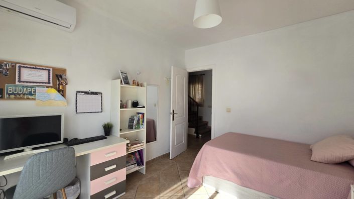 Image No.34-3 Bed House for sale