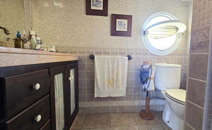 Image No.40-3 Bed House for sale