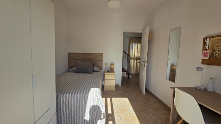 Image No.7-3 Bed House for sale