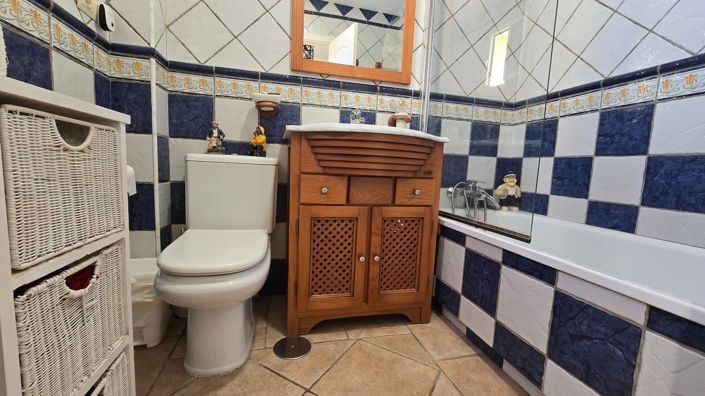 Image No.8-3 Bed House for sale