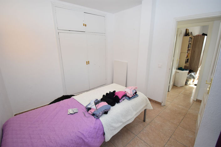 Image No.17-6 Bed House for sale