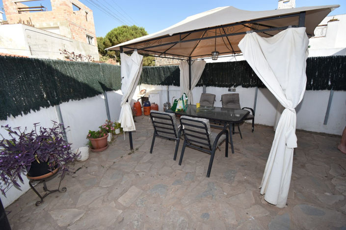 Image No.18-6 Bed House for sale