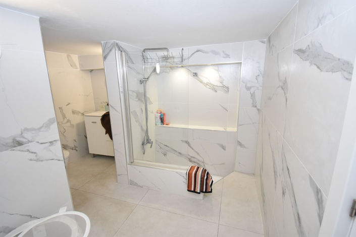 Image No.21-6 Bed House for sale