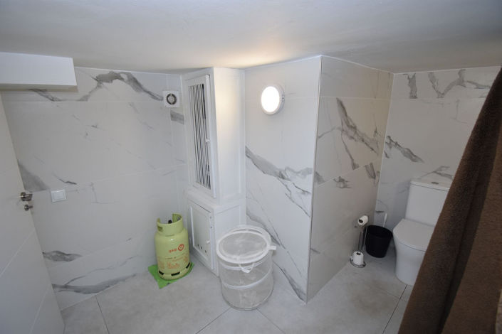Image No.23-6 Bed House for sale