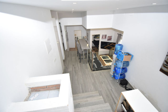 Image No.24-6 Bed House for sale