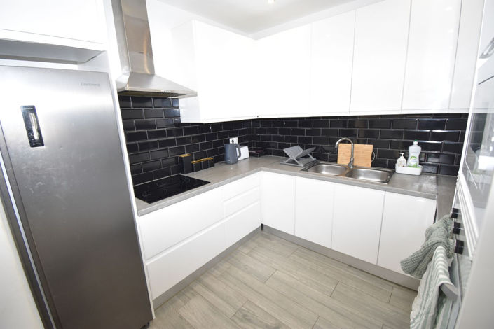 Image No.25-6 Bed House for sale