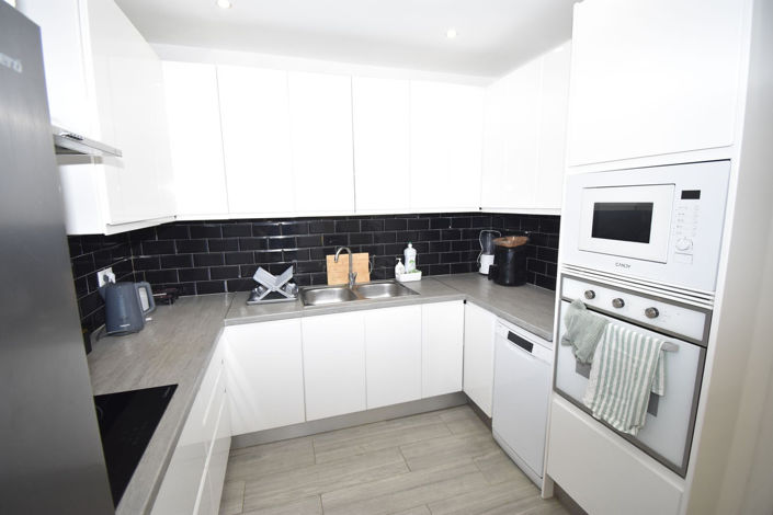 Image No.26-6 Bed House for sale