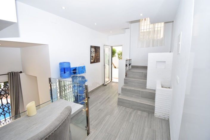 Image No.33-6 Bed House for sale