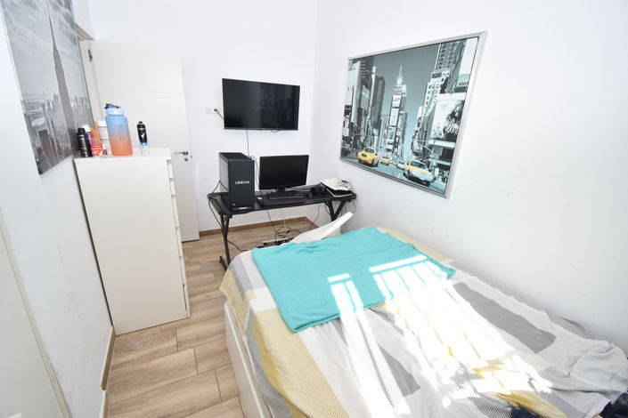 Image No.39-6 Bed House for sale