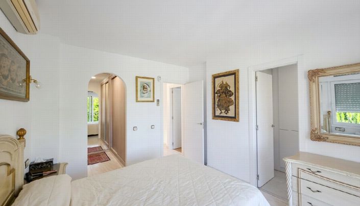 Image No.20-2 Bed Villa for sale